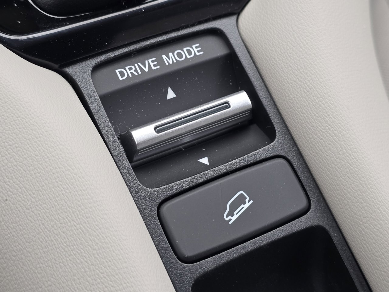 New 2026 Honda HR-V LX image 7