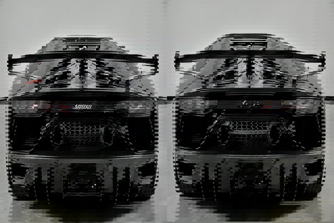 Used 2021 Lamborghini Aventador SVJ image 11