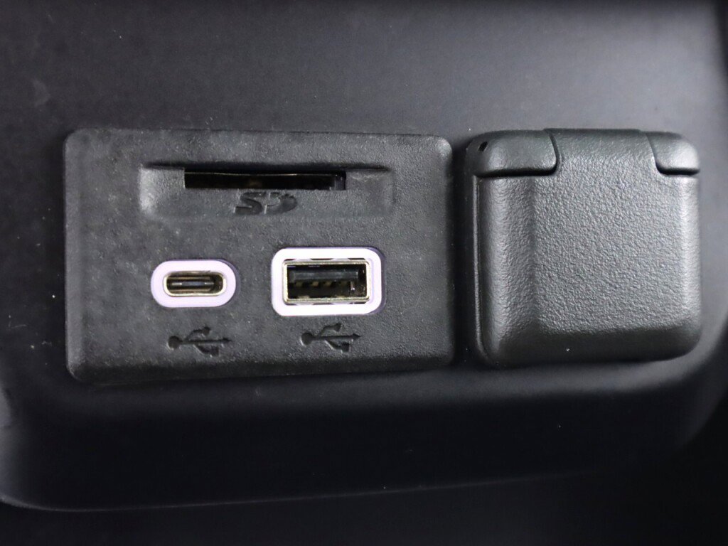 Used 2021 Chevrolet Silverado 1500 LT w/ Convenience Package II AWD/4WD image 27