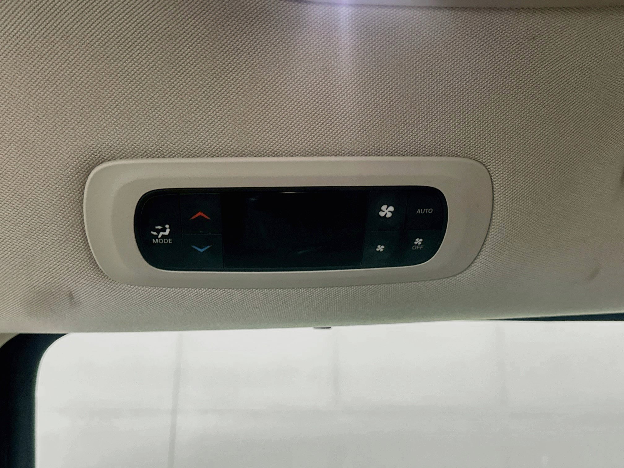 Used 2024 Chrysler Pacifica Touring-L FWD image 25