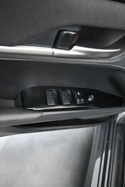 Used 2025 Toyota Camry LE image 10