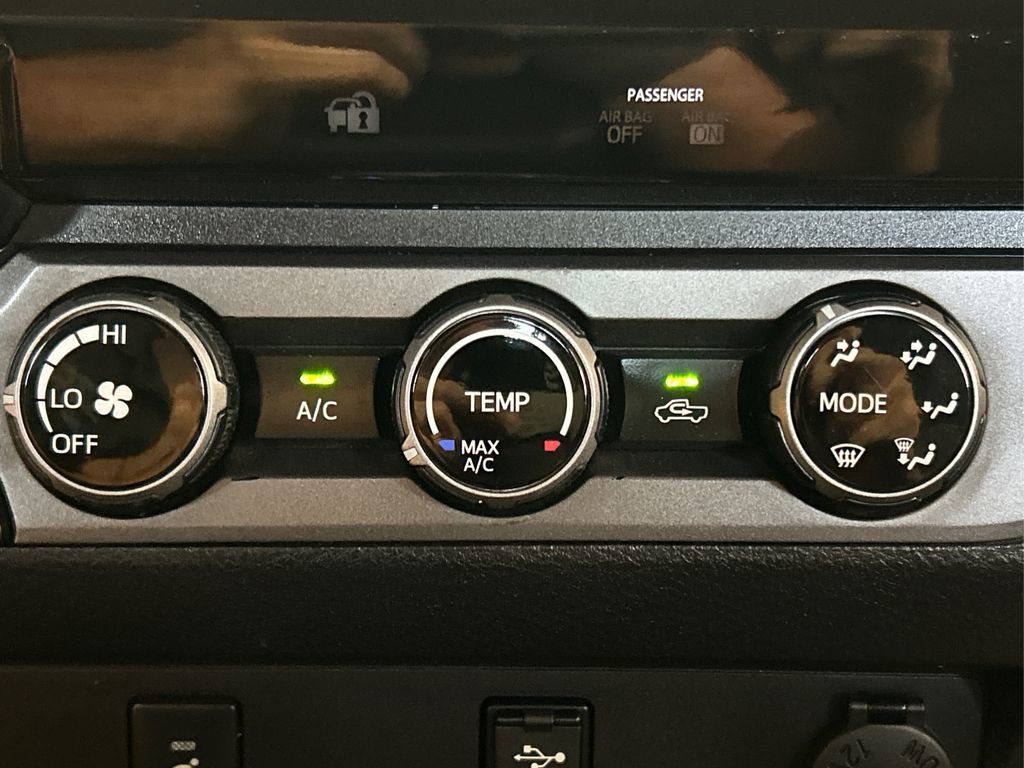 Used 2016 Toyota Tacoma TRD Off-Road image 45