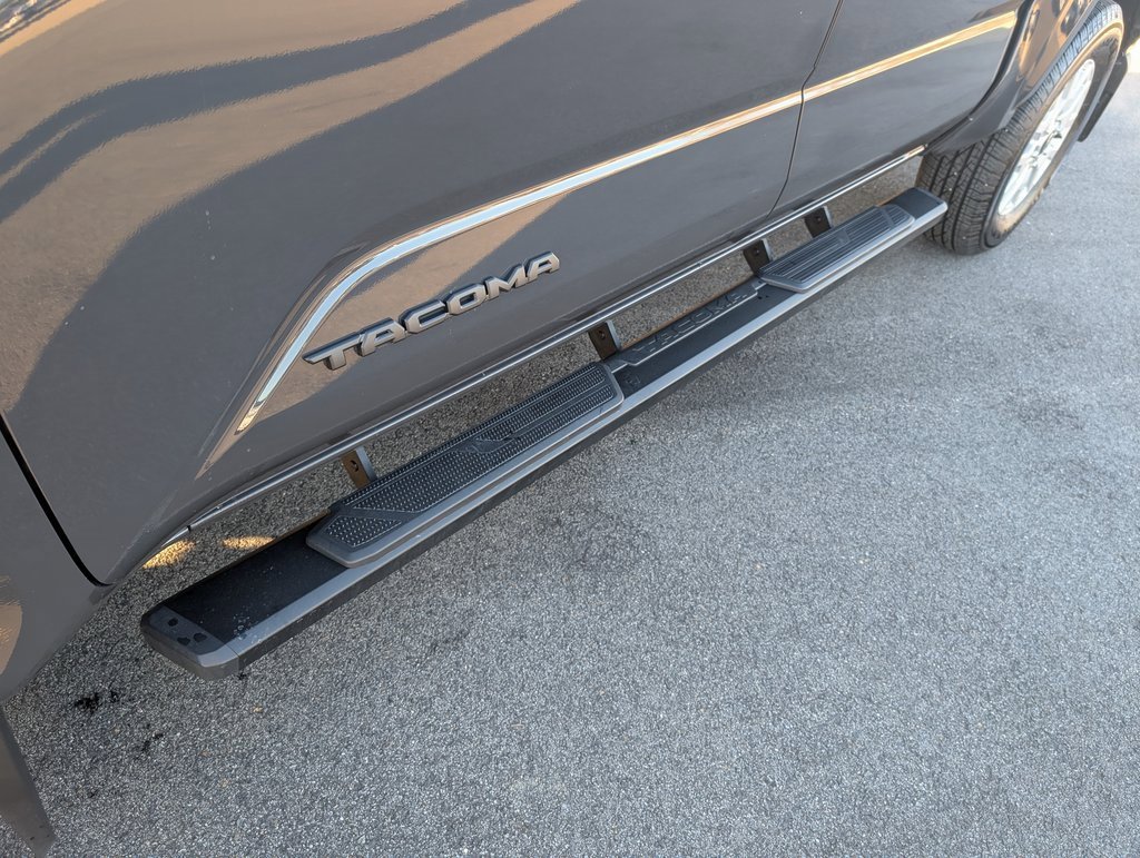 Used 2025 Toyota Tacoma SR5 image 13