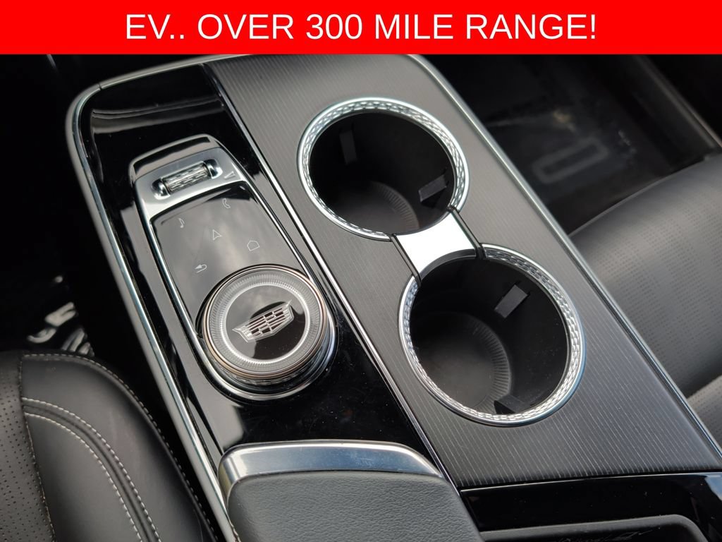 Used 2024 Cadillac Lyriq Luxury w/ LPO, Floor Liner Package AWD/4WD image 25