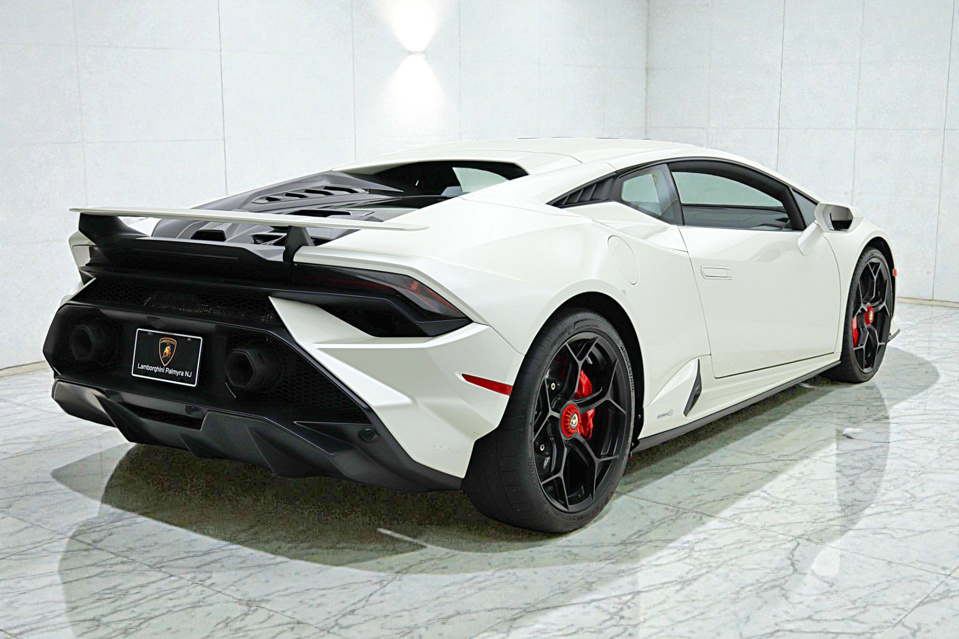 Used 2023 Lamborghini Huracan Tecnica image 10