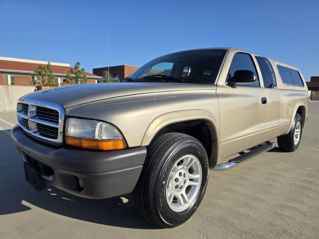 Used 2004 Dodge Dakota SXT w/ Tire & Handling Group image 3