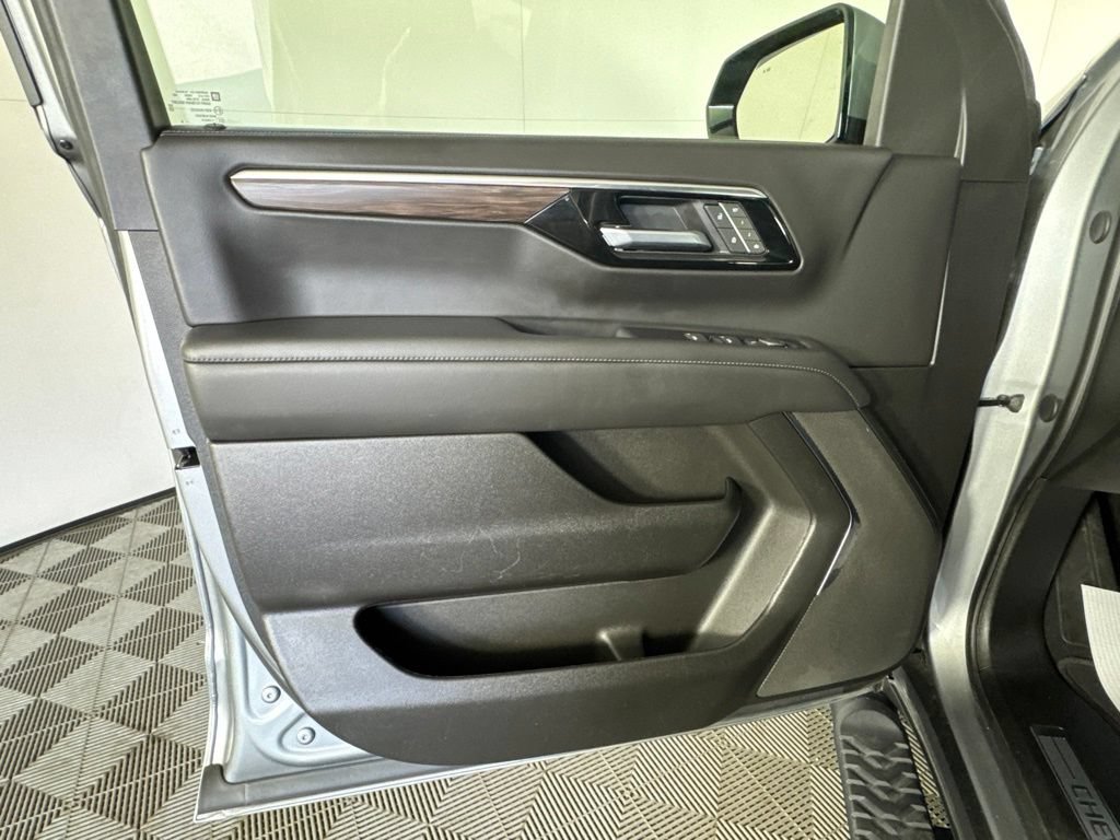 Certified 2025 Chevrolet Tahoe Z71 AWD/4WD image 24