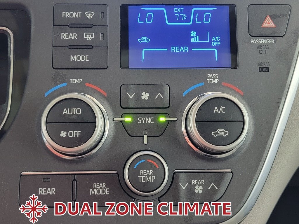 Used 2019 Toyota Sienna XLE Premium FWD image 25