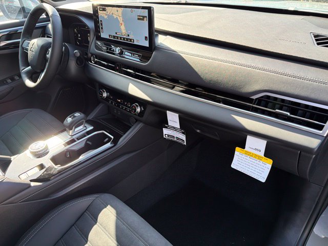 New 2026 Mitsubishi Outlander SE FWD image 11