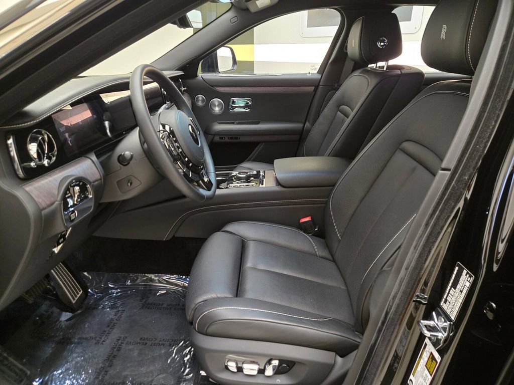 Certified 2025 Rolls-Royce Ghost AWD/4WD image 13
