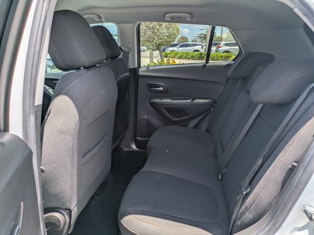 Used 2021 Chevrolet Trax LS w/ Tint and Cruise Package FWD image 13