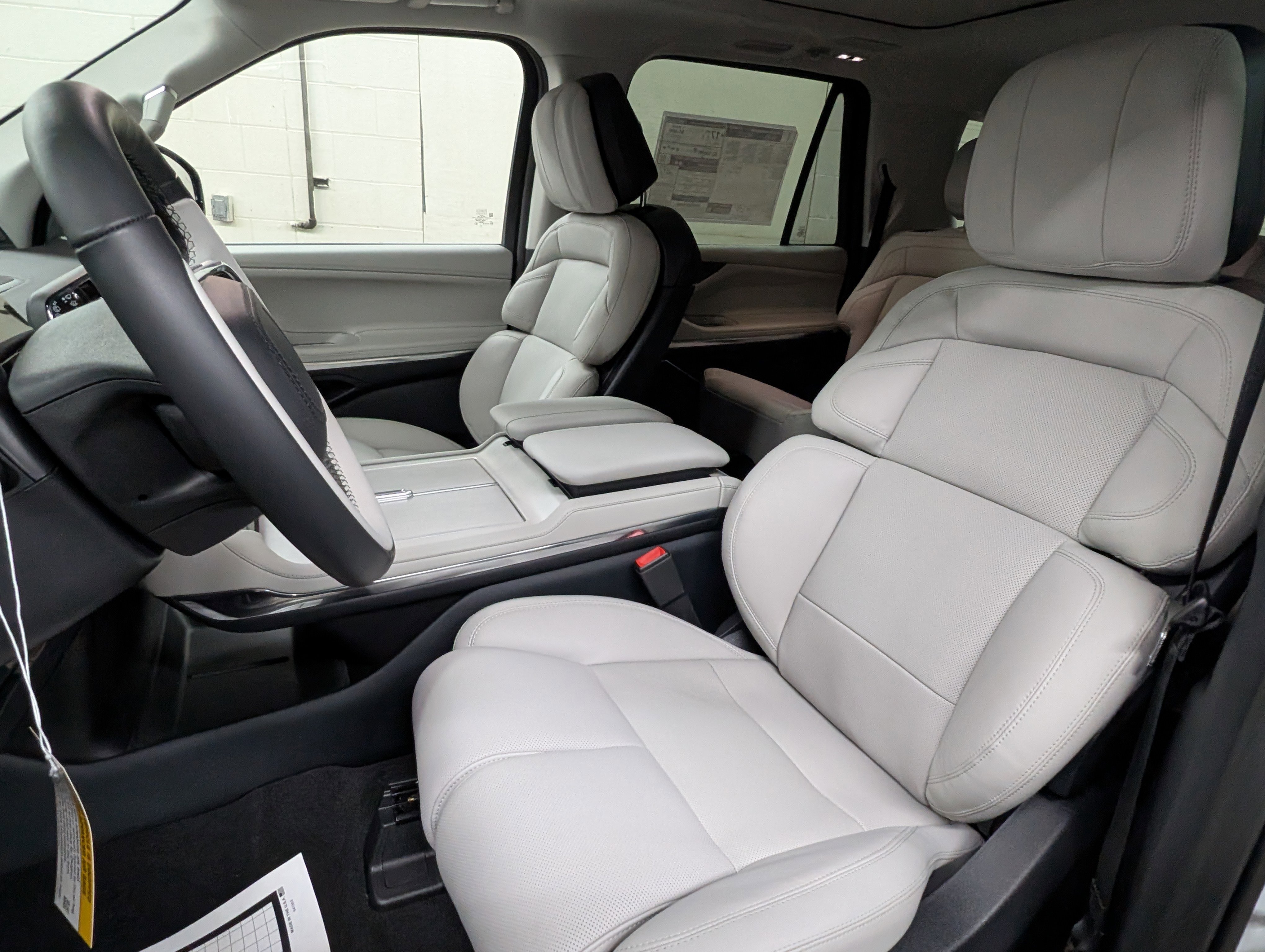 New 2025 Lincoln Navigator L Reserve AWD/4WD image 14