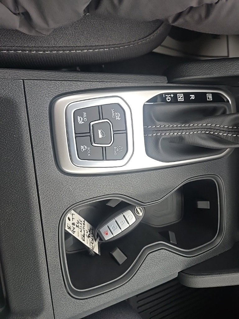 New 2026 Nissan Frontier SV image 21