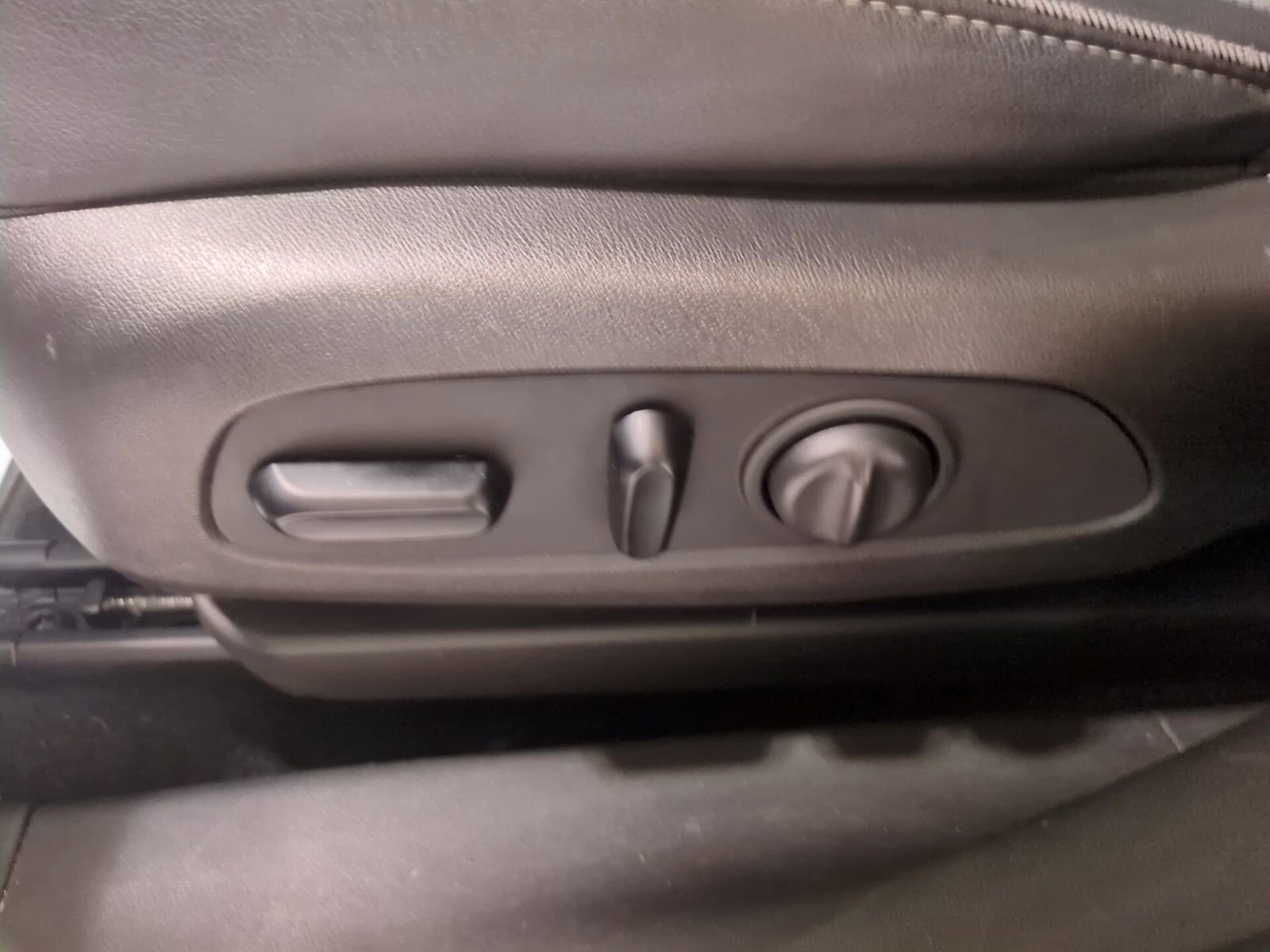 Used 2021 Buick Encore GX Preferred w/ Cold Weather Comfort Package image 16