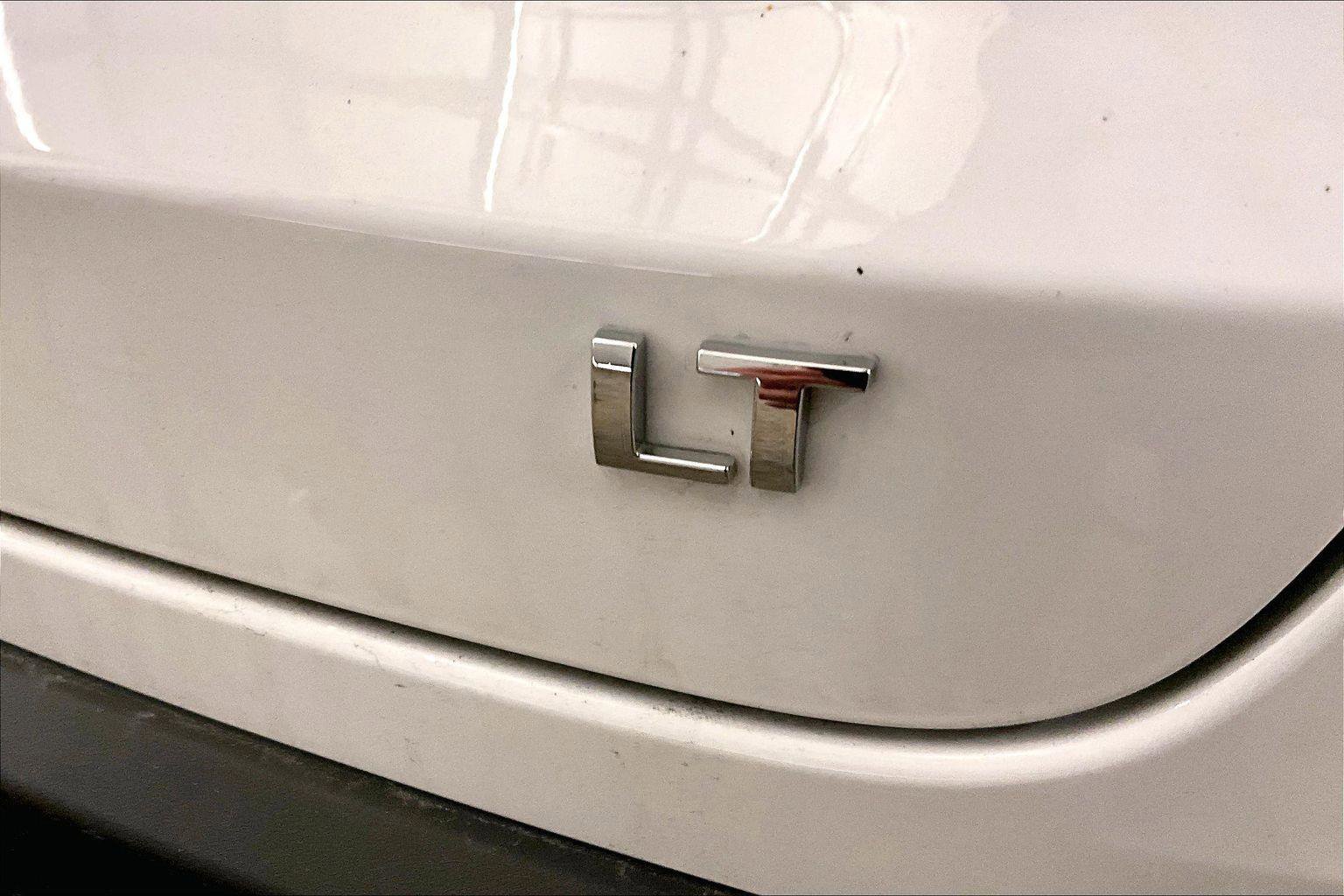 Used 2025 Chevrolet Trax LT w/ LT Convenience Package image 13