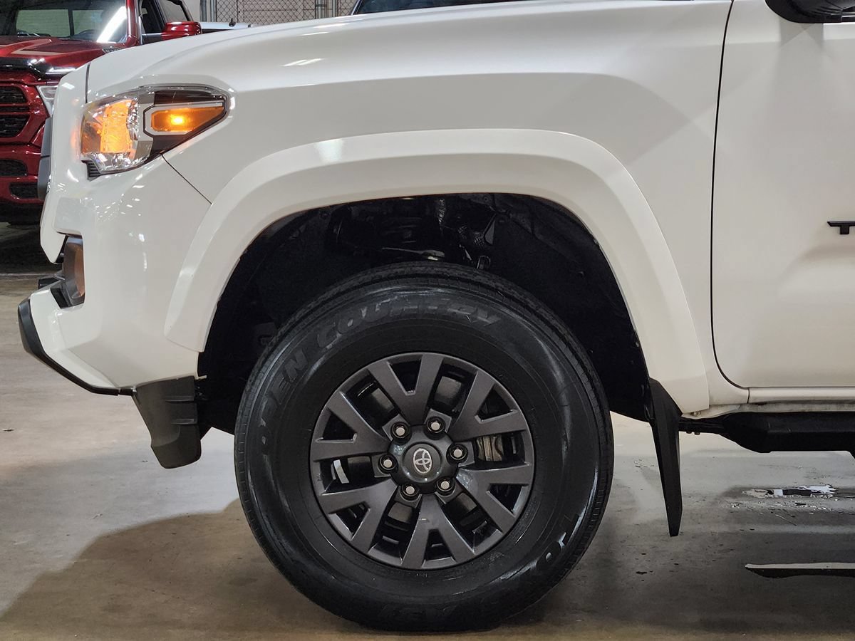 Used 2022 Toyota Tacoma SR5 RWD image 5