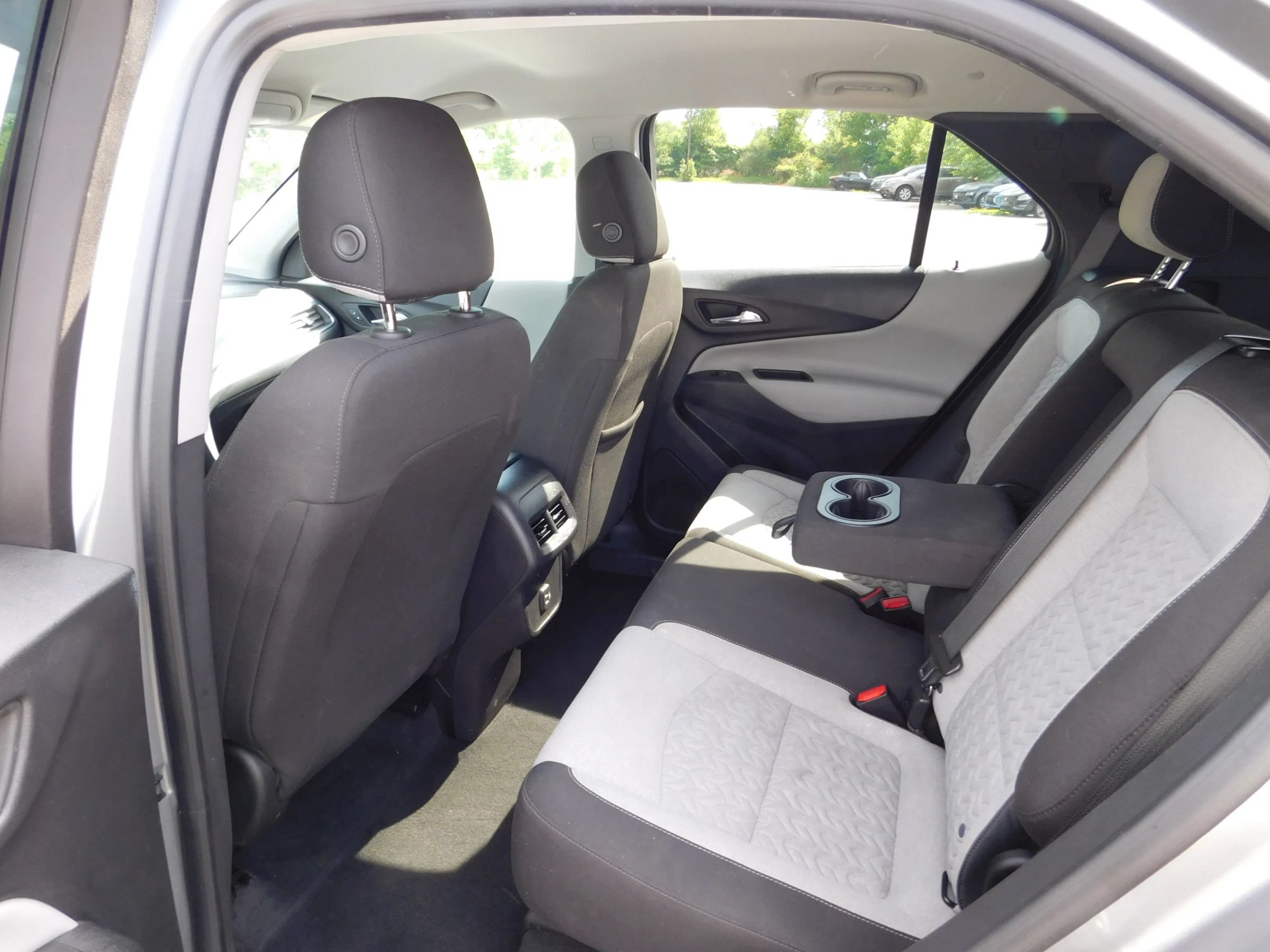 Used 2023 Chevrolet Equinox LS w/ LS Convenience Package FWD image 9