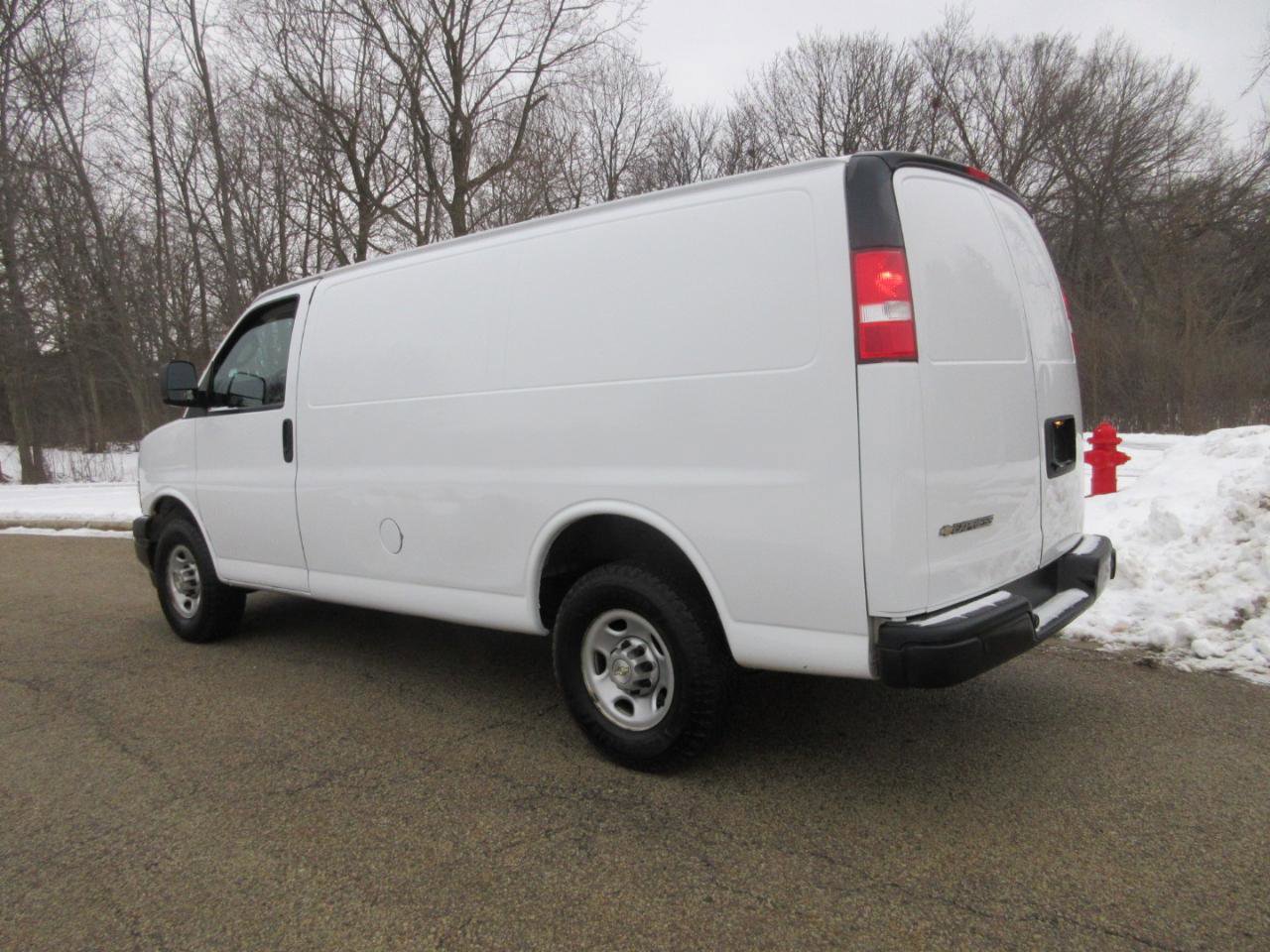 Used 2021 Chevrolet Express 2500 w/ Driver Convenience Package image 21