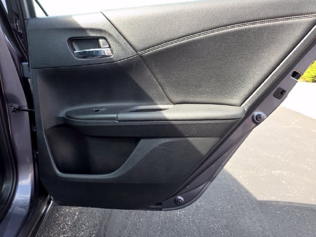 Used 2015 Honda Accord Sport image 23