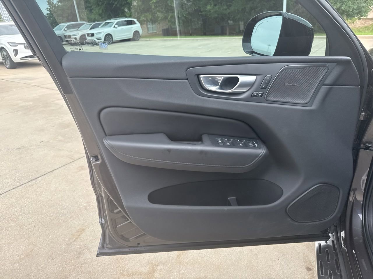 Used 2024 Volvo XC60 B5 Plus w/ Protection Package Premier AWD/4WD image 19