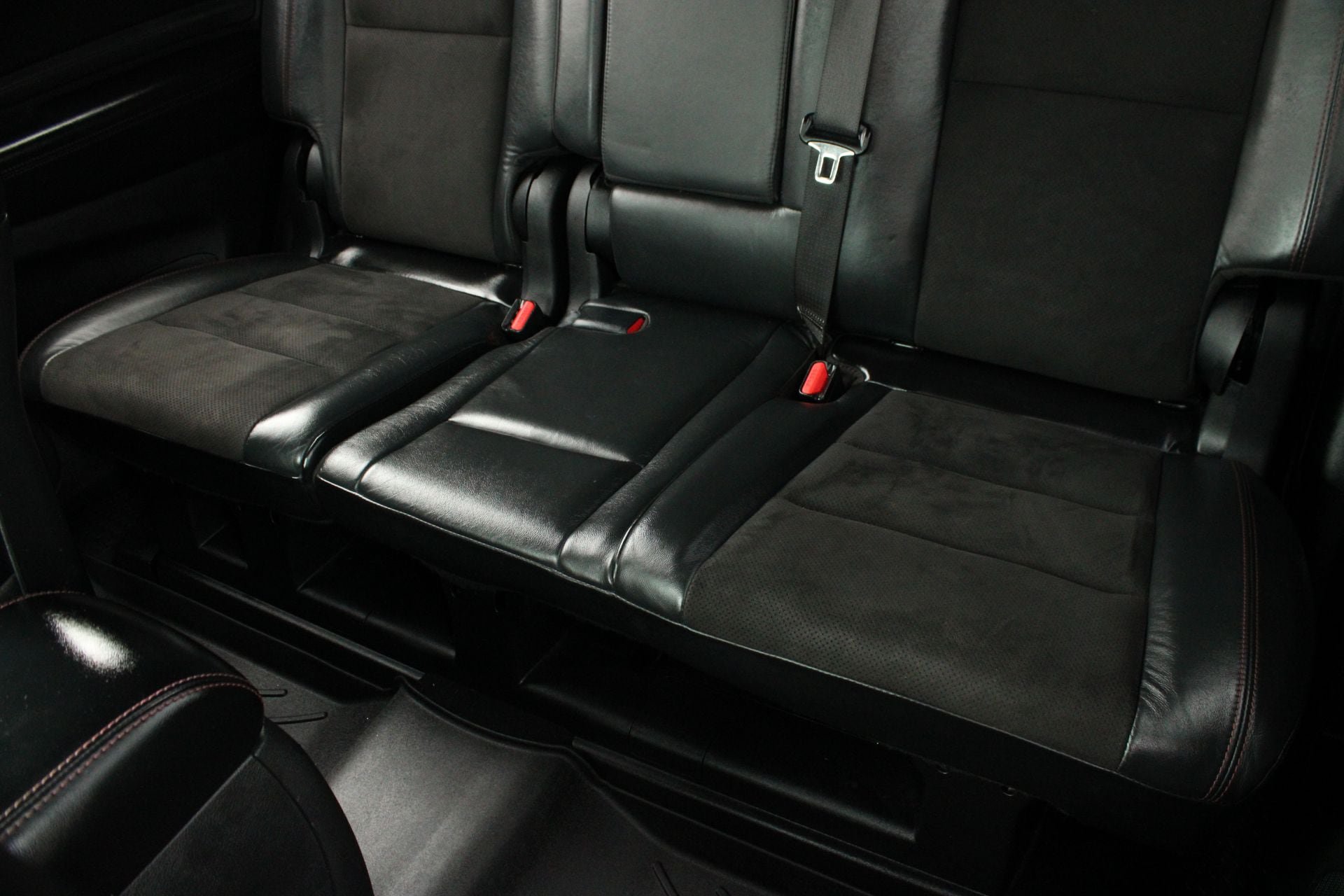 Used 2021 Dodge Durango R/T w/ Blacktop Package AWD/4WD image 19