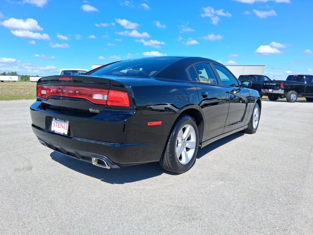 Used 2013 Dodge Charger SE RWD image 7