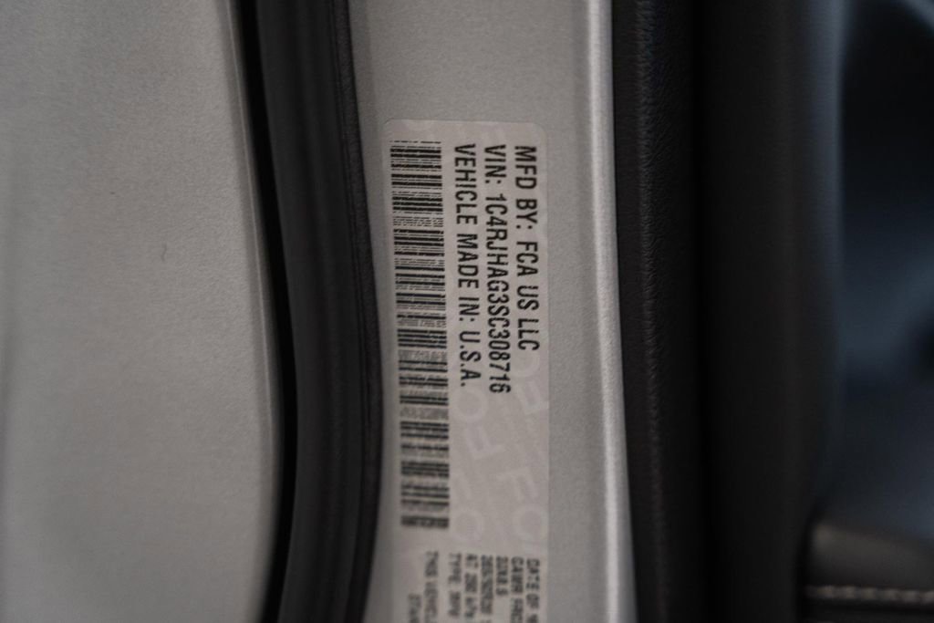 New 2025 Jeep Grand Cherokee Altitude image 38