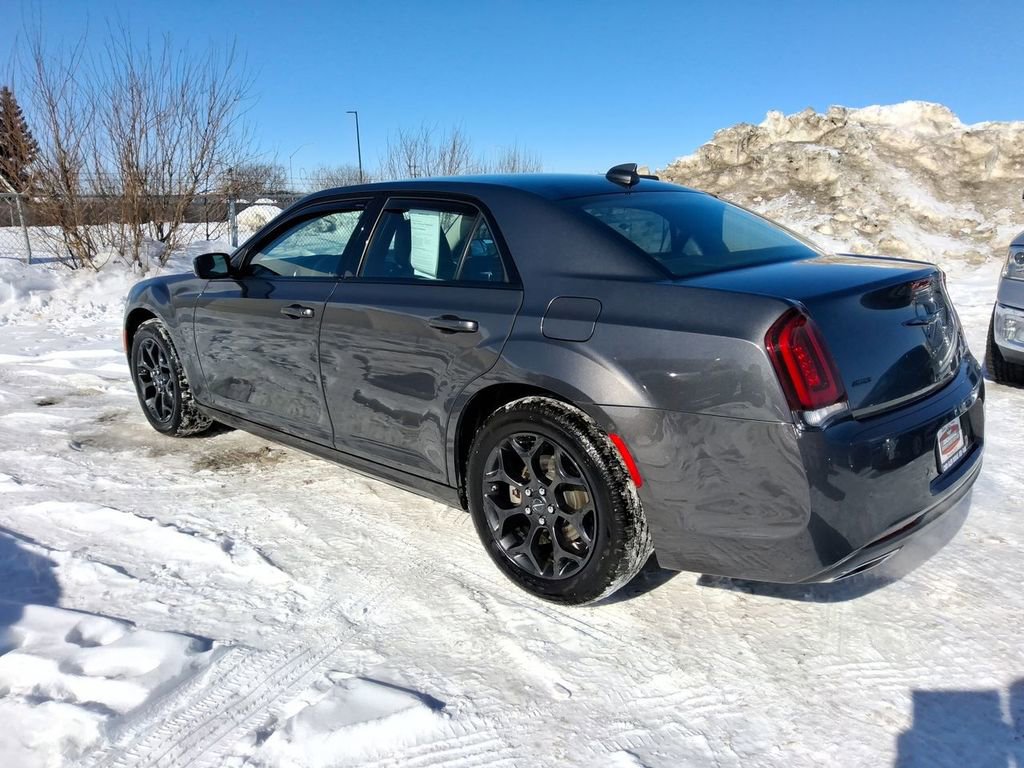 Certified 2022 Chrysler 300 Touring L w/ Comfort Group image 6