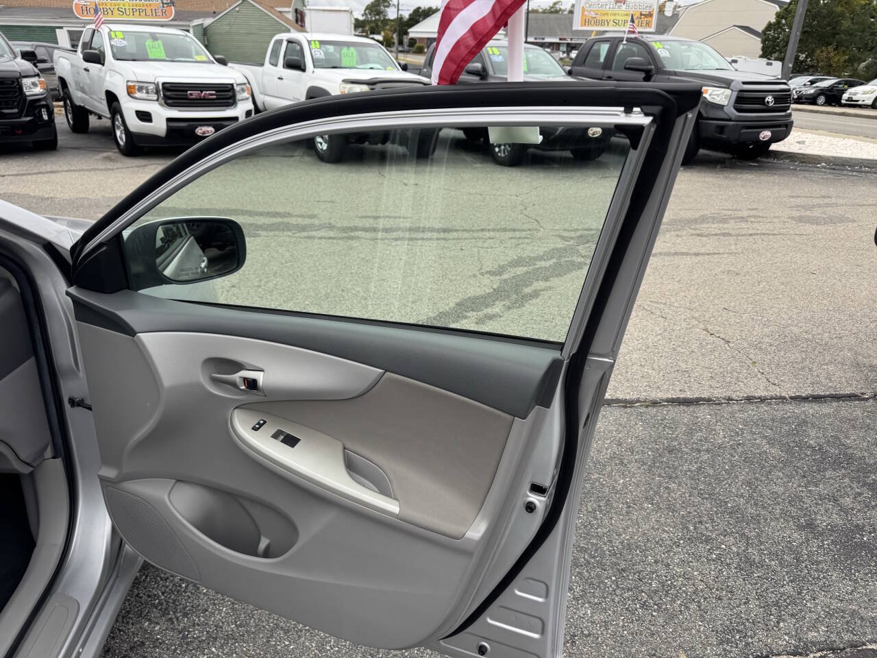 Used 2010 Toyota Corolla LE FWD image 35