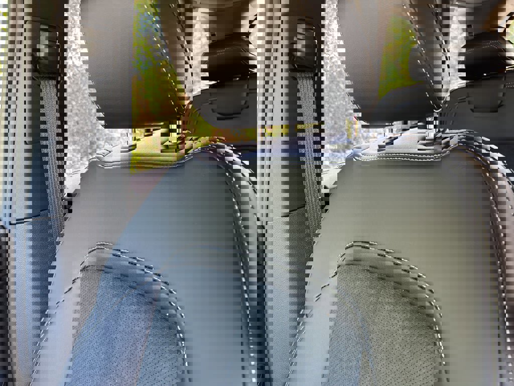 New 2025 Jeep Grand Cherokee Altitude image 18