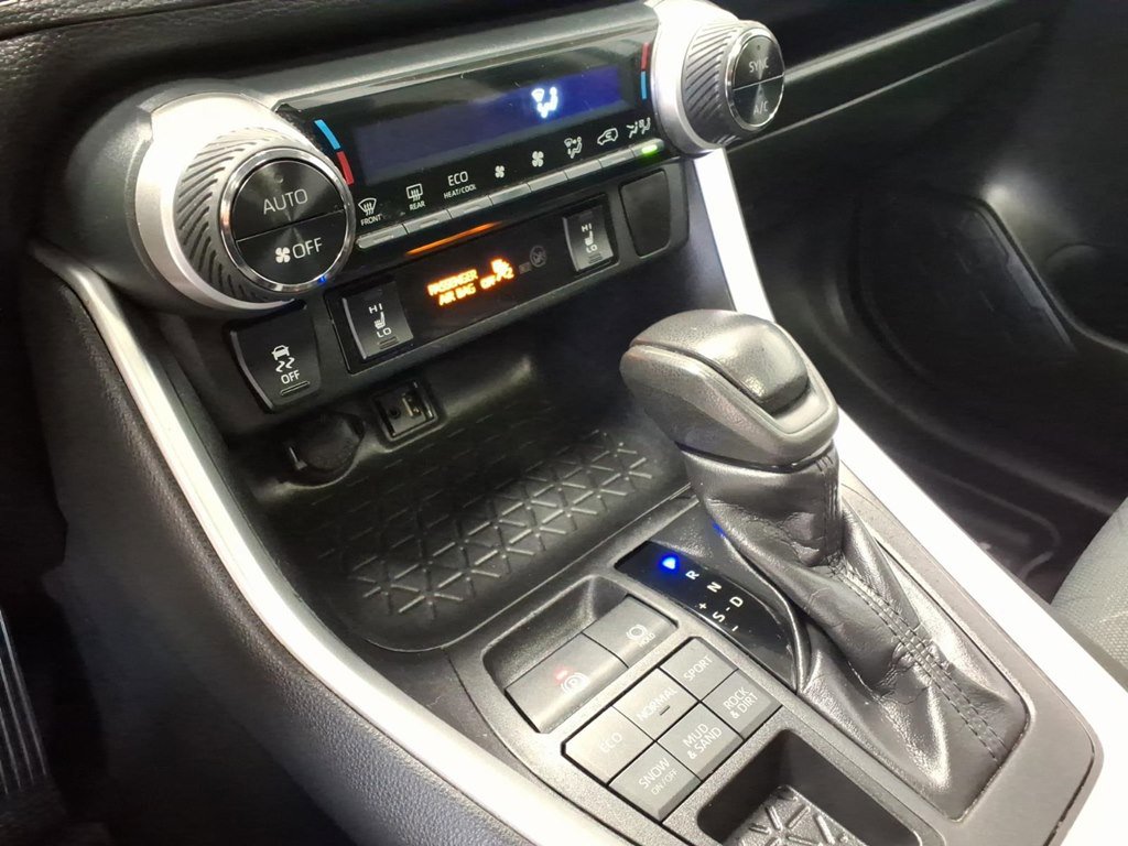Used 2019 Toyota RAV4 XLE w/ Convenience Package image 16
