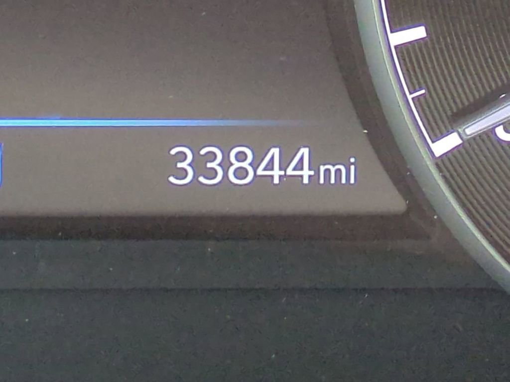 Used 2022 Genesis G90 5.0 Ultimate image 28