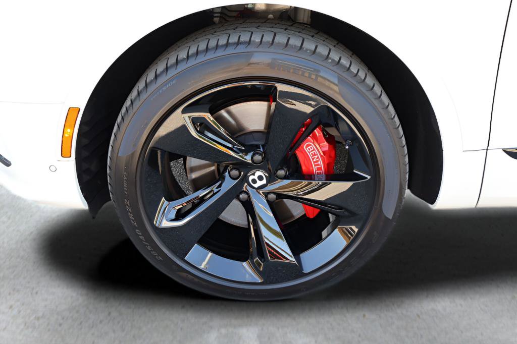 Used 2025 Bentley Bentayga image 6