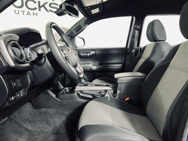 Used 2023 Toyota Tacoma TRD Sport w/ Technology Package image 8