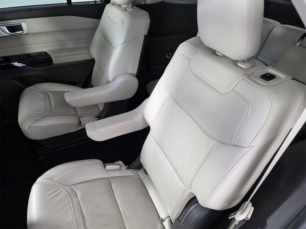 Used 2023 Ford Explorer Platinum w/ Technology Package image 14