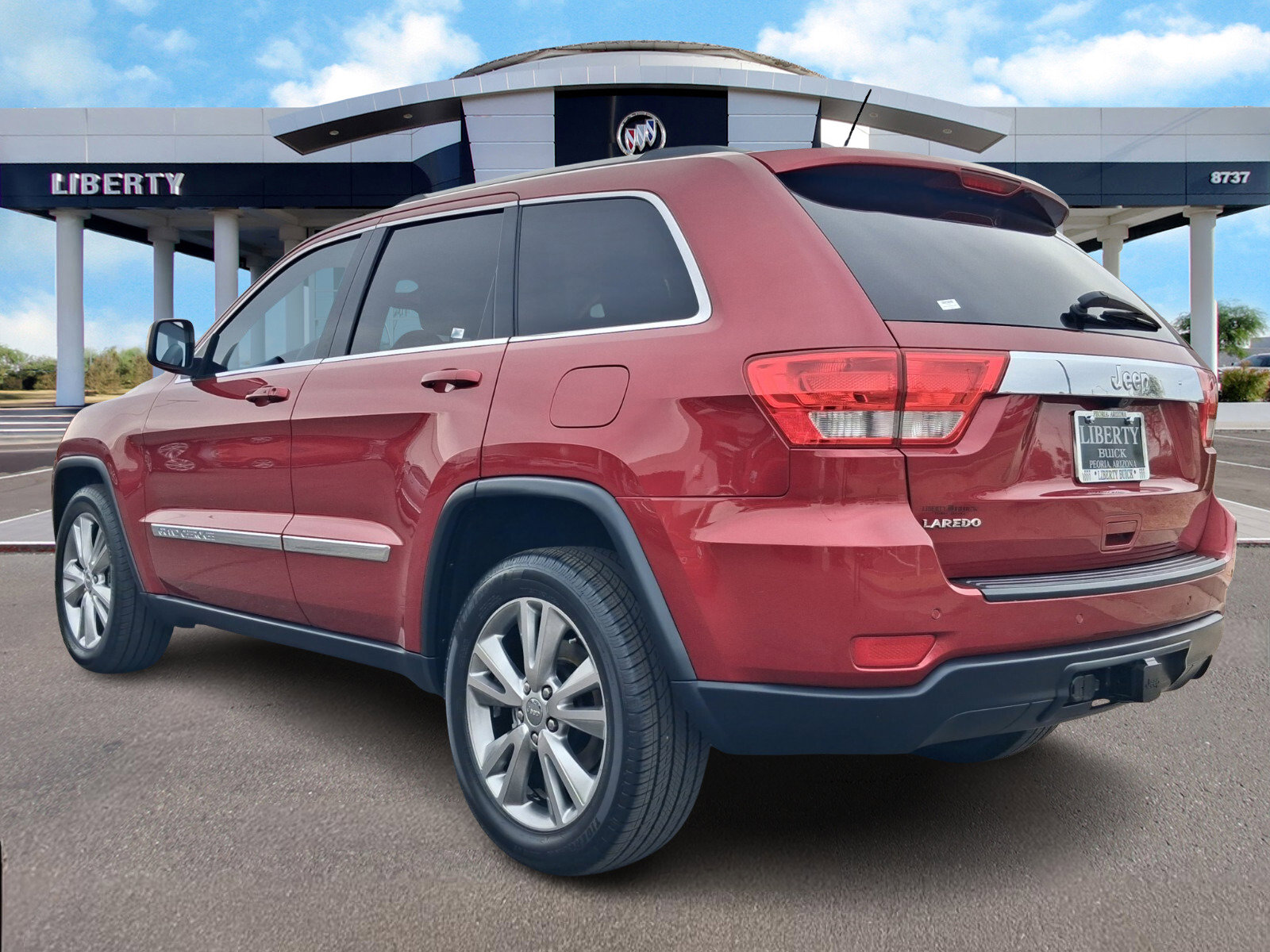 Used 2013 Jeep Grand Cherokee Laredo image 6
