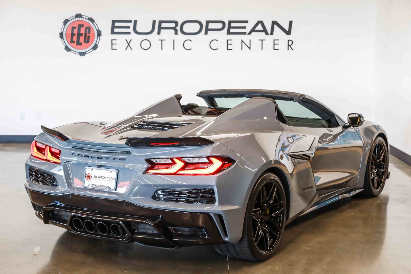Used 2024 Chevrolet Corvette Z06 w/ Battery Protection Package RWD image 12