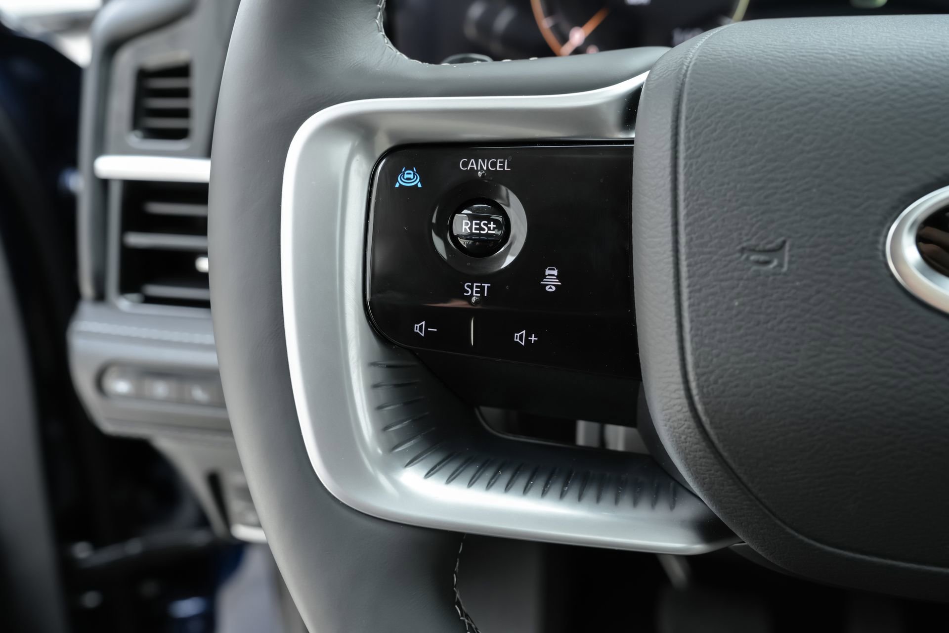 Certified 2026 INFINITI QX80 Luxe w/ Cargo Package AWD/4WD image 17