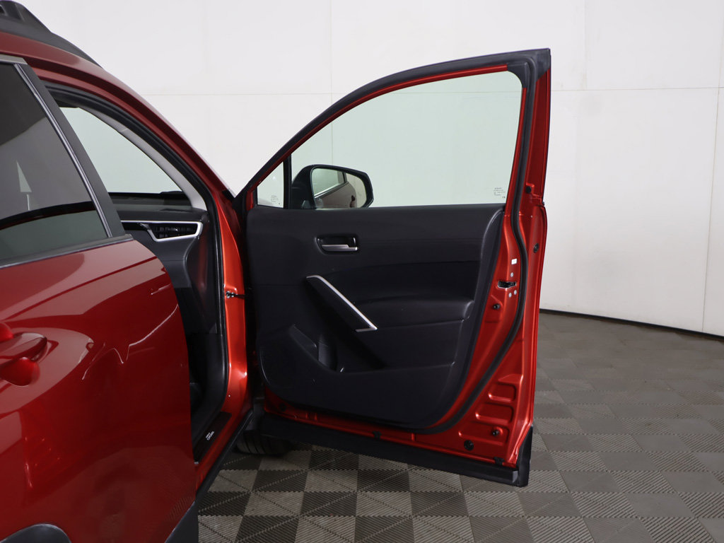 Used 2025 Toyota Corolla Cross XLE FWD image 18