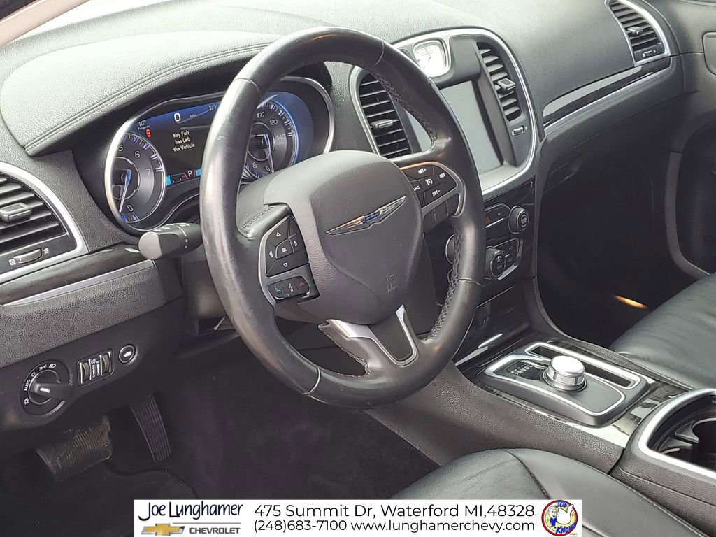 Used 2016 Chrysler 300 Limited image 11