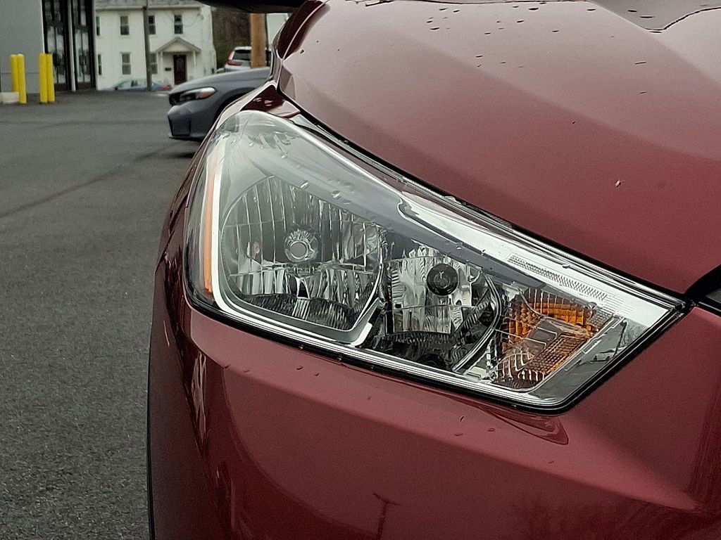 Used 2020 Nissan Kicks SV image 9