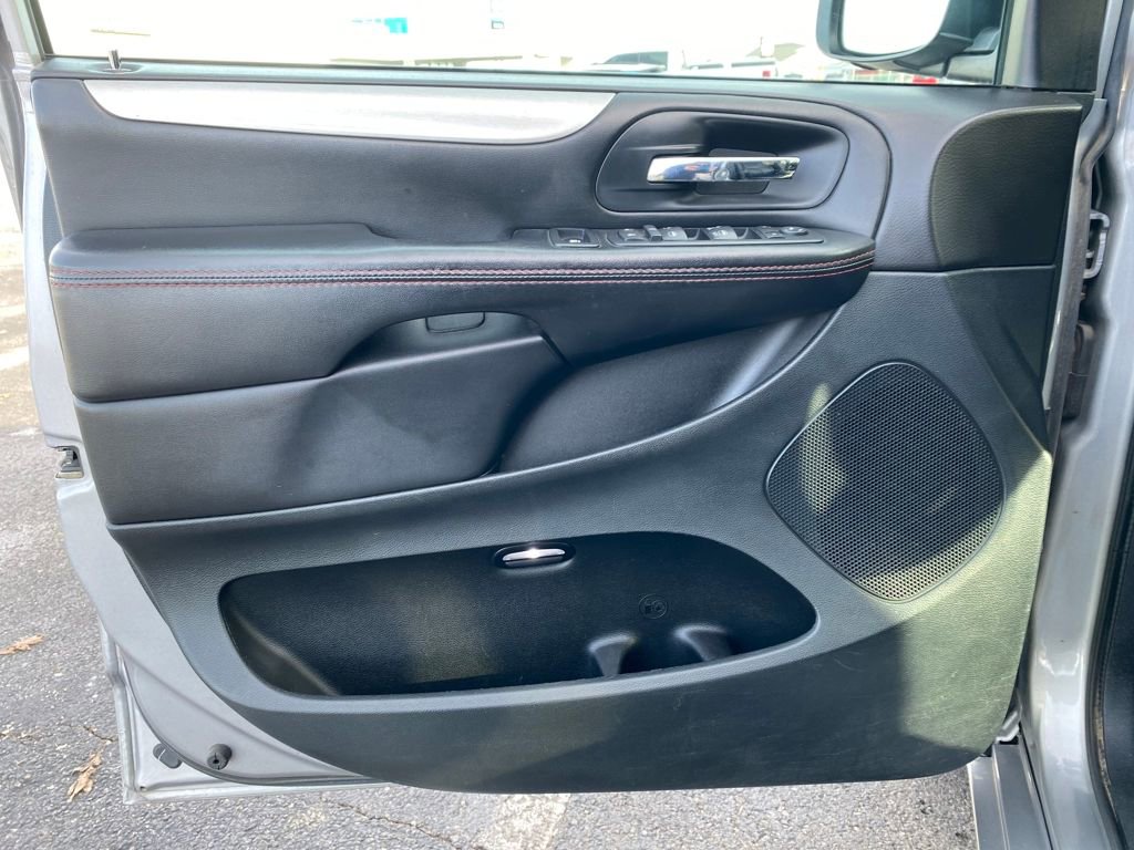 Used 2017 Dodge Grand Caravan GT image 20