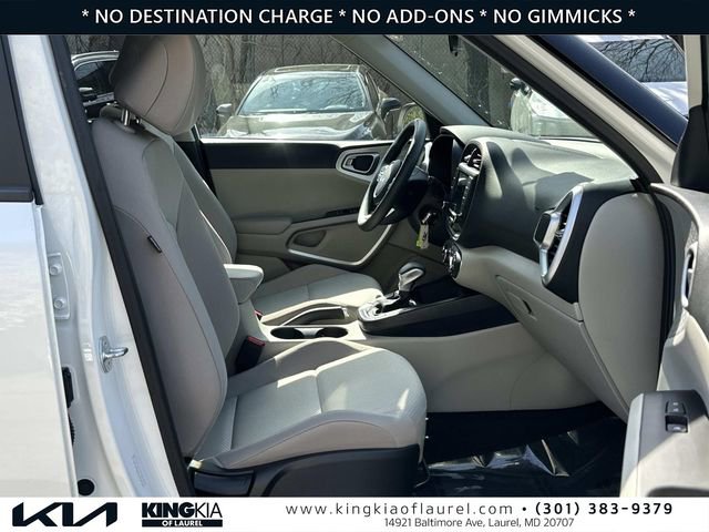 Used 2023 Kia Soul LX image 16