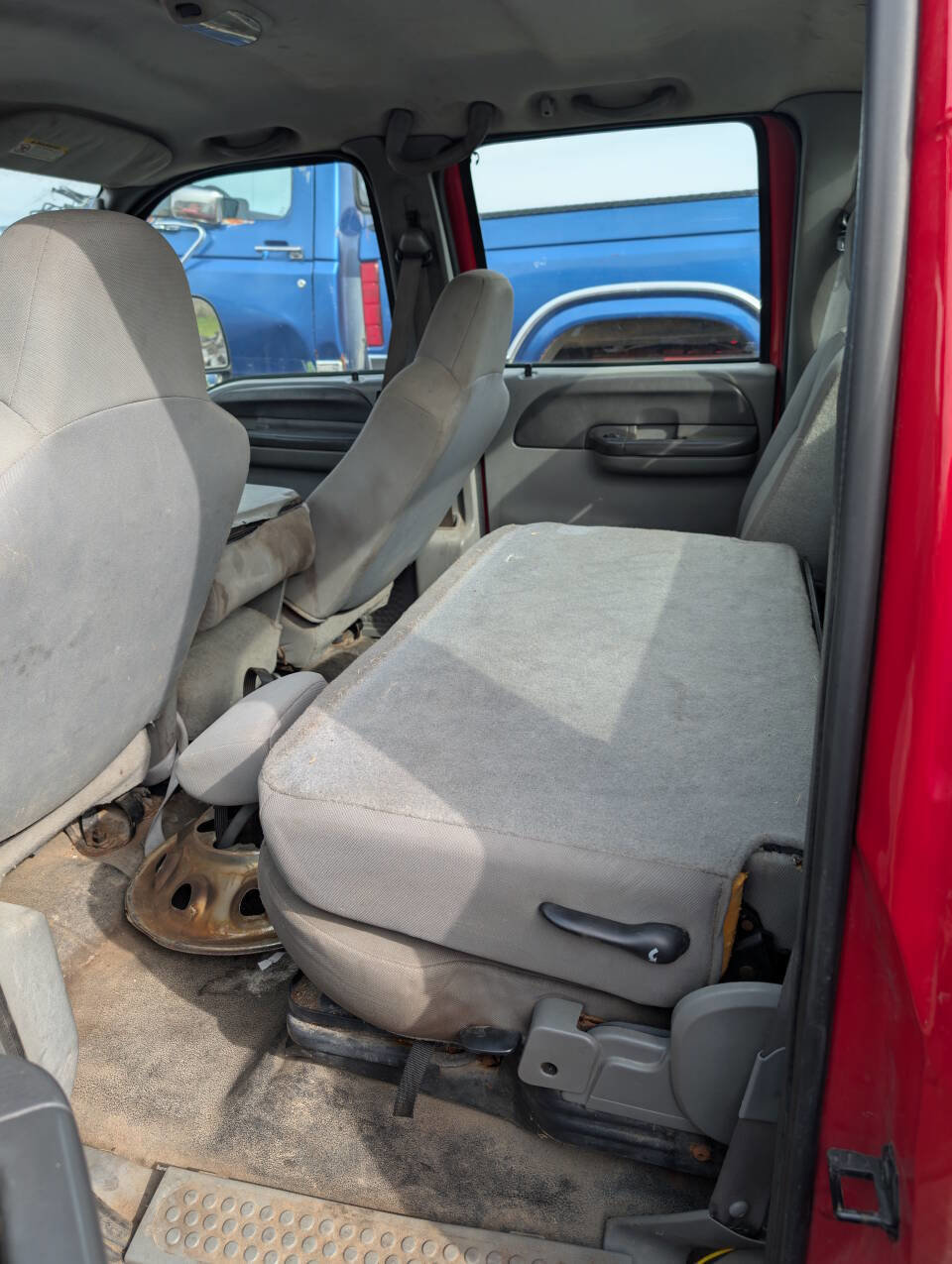 Used 2004 Ford F250 XLT image 4