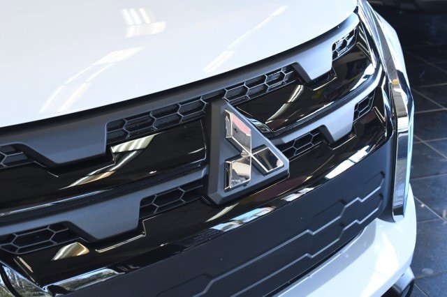 New 2026 Mitsubishi Outlander Sport LE AWD/4WD image 7