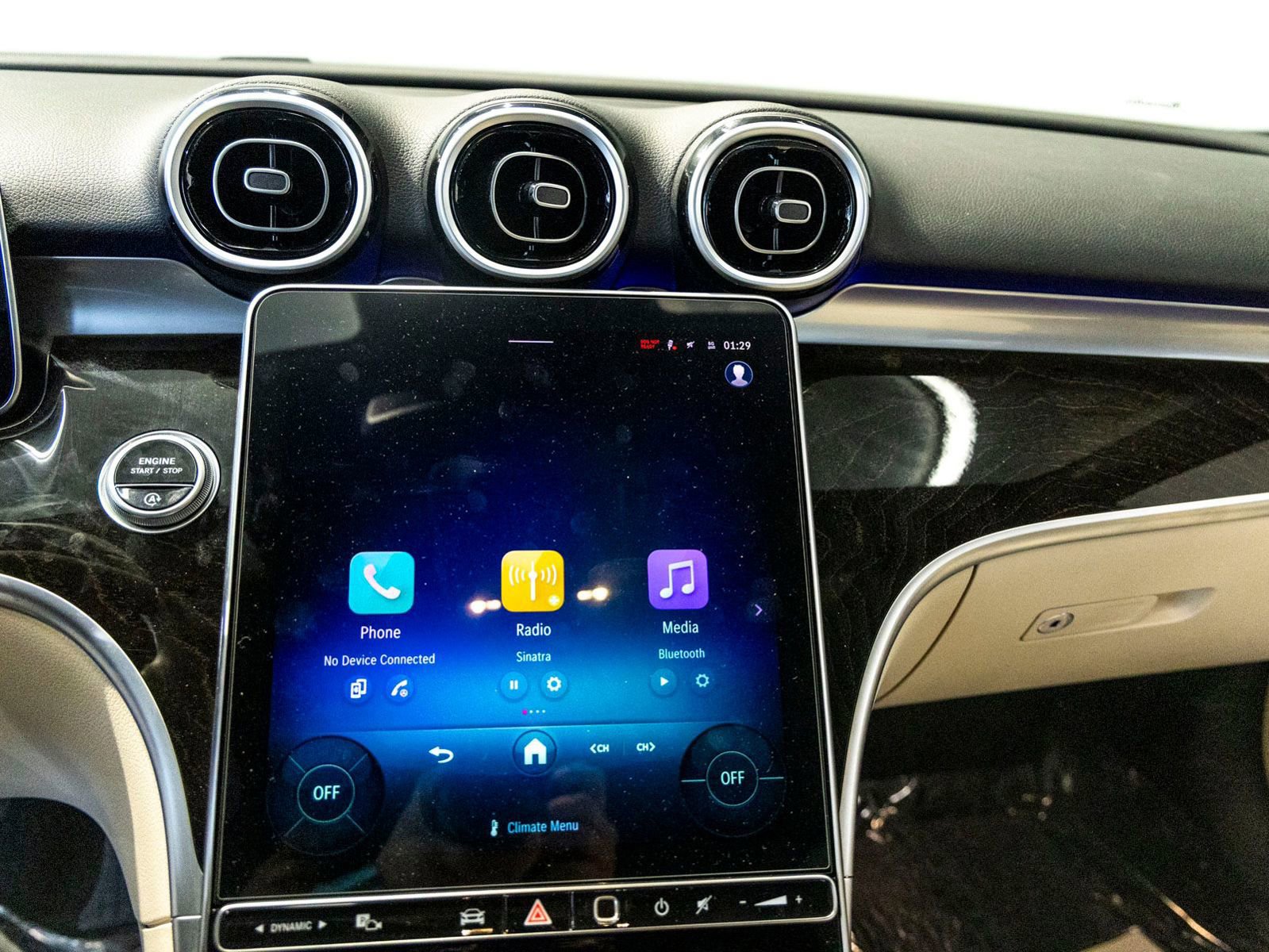 Used 2025 Mercedes-Benz C 300 Sedan image 18