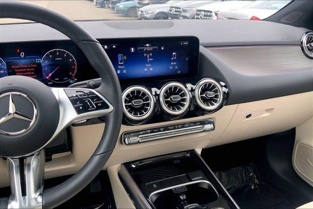 Used 2026 Mercedes-Benz GLA 250 4MATIC image 5