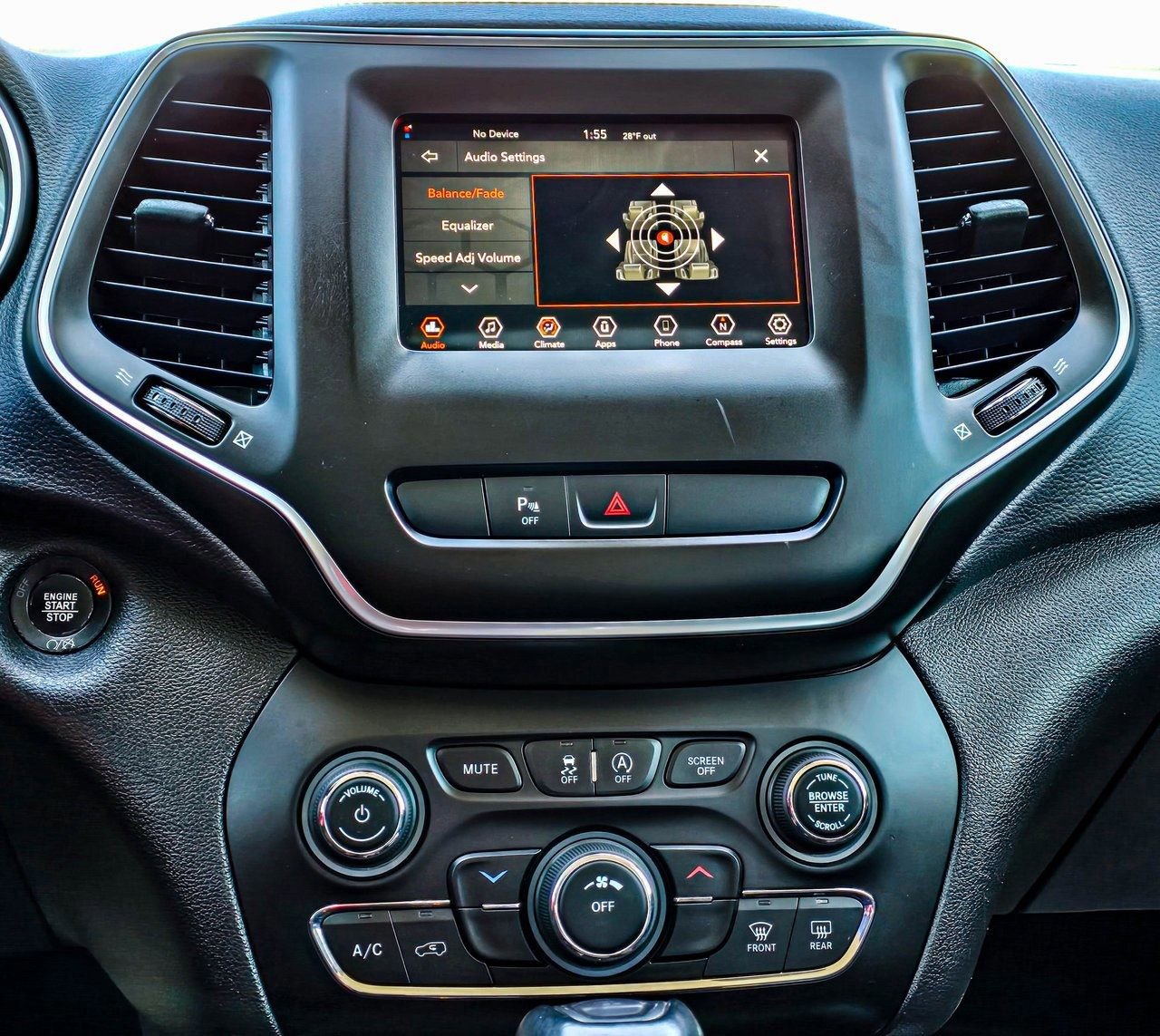 Used 2019 Jeep Cherokee Latitude Plus image 18