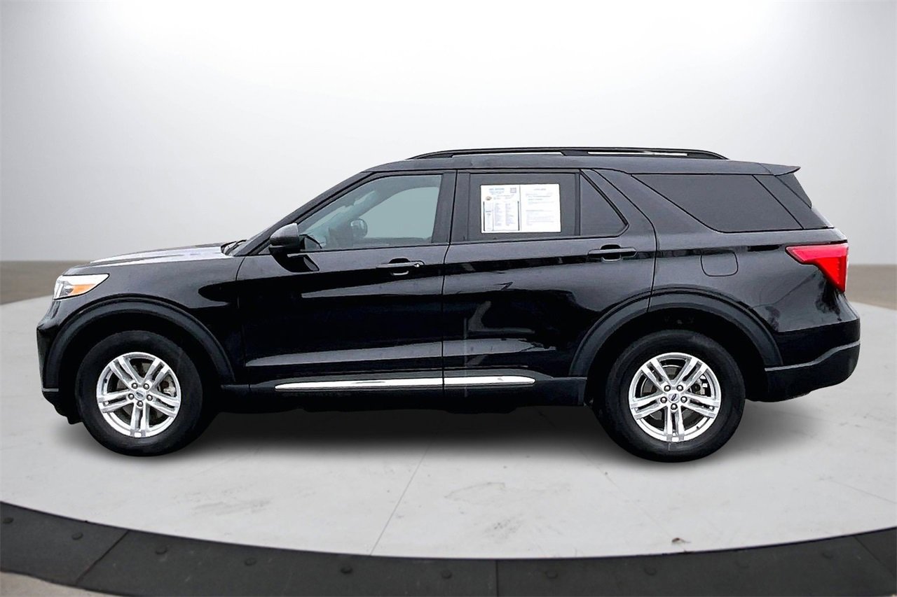 Used 2023 Ford Explorer XLT w/ Equipment Group 202A image 5