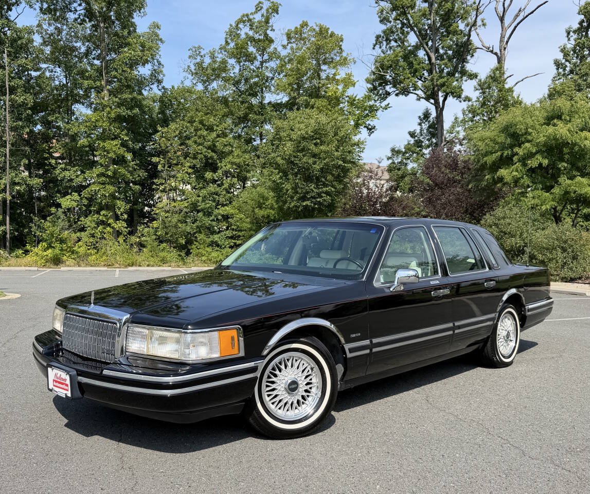 Used 1994 Lincoln Town Car Signature